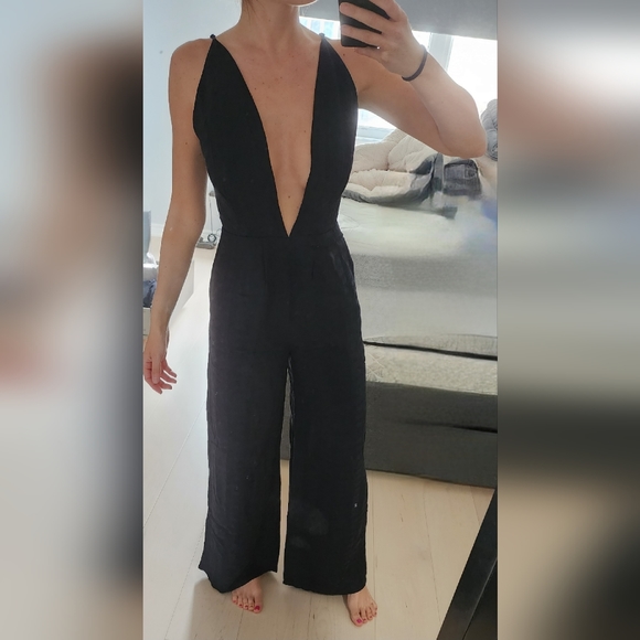 Deep V plunge jumpsuit - Picture 4 of 5